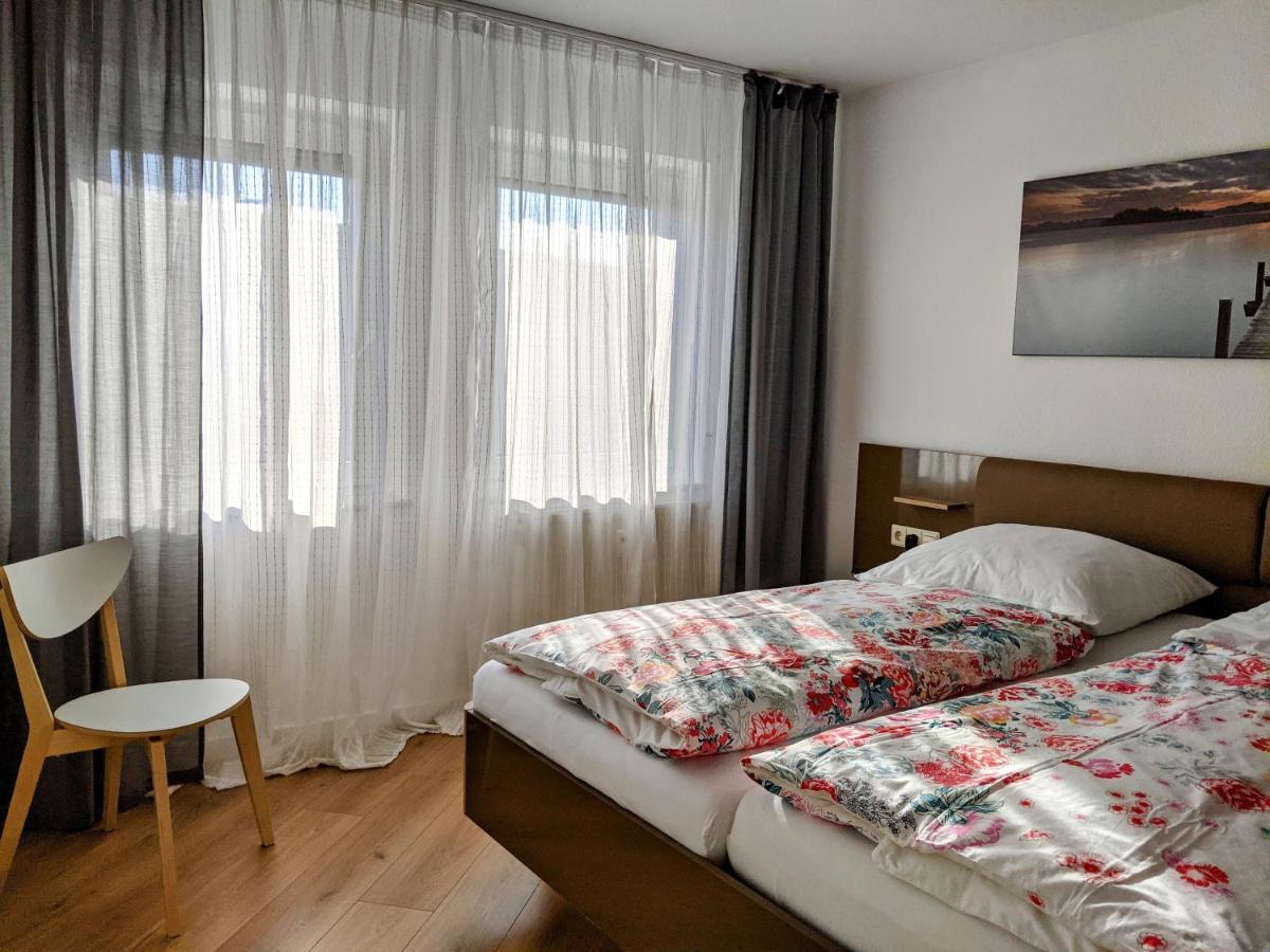 Cozy Apartment With Parking Garage Near Outlet Metzingen  Kültér fotó
