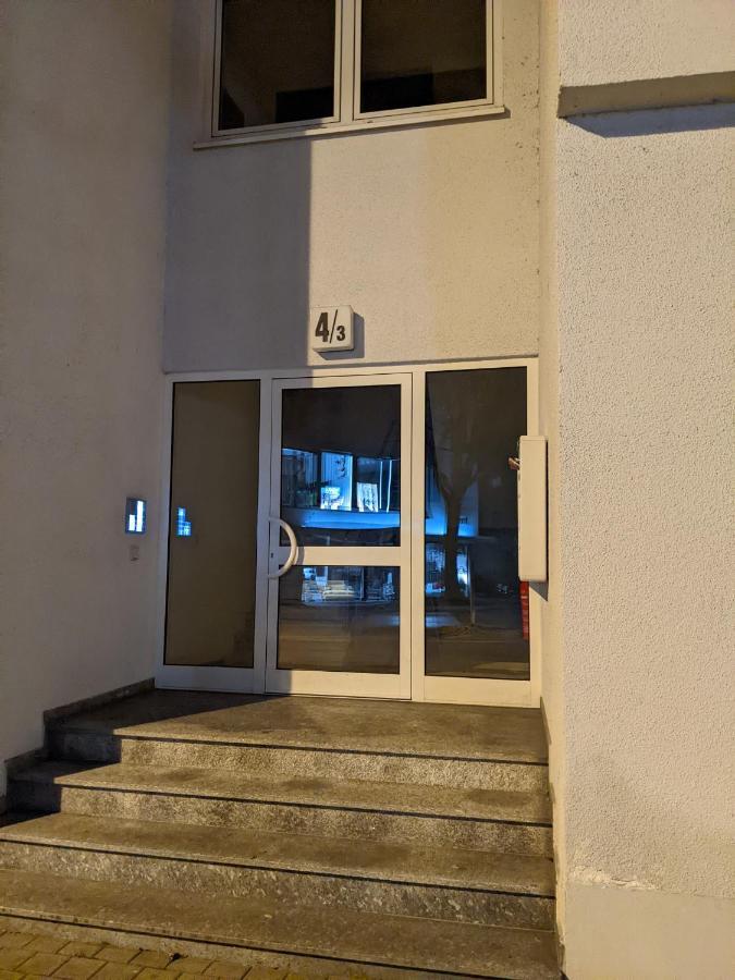 Cozy Apartment With Parking Garage Near Outlet Metzingen  Kültér fotó